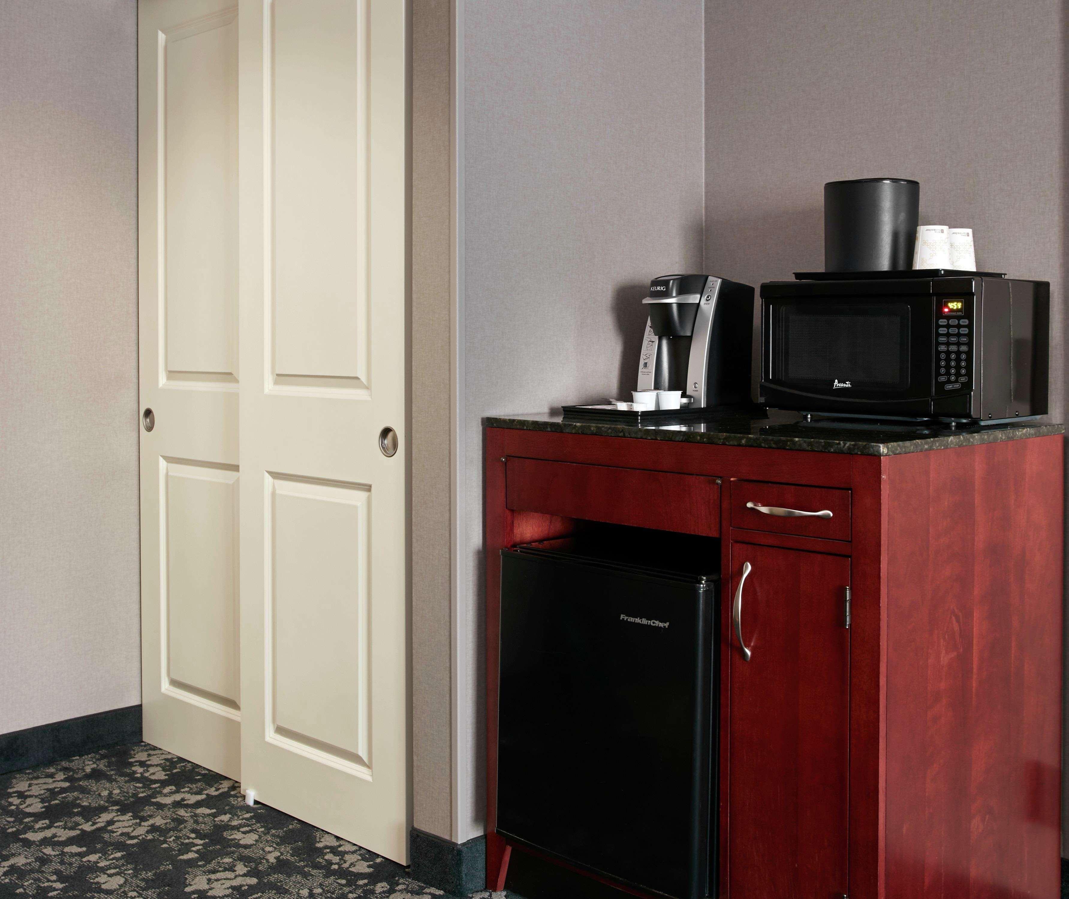 Hilton Garden Inn Шаамбург Экстерьер фото