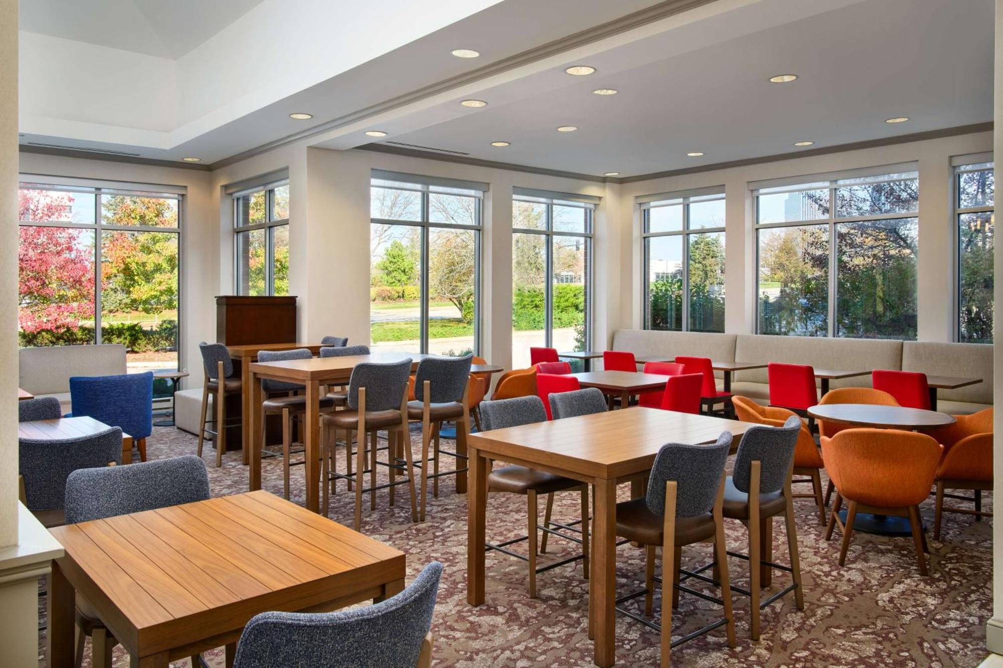 Hilton Garden Inn Шаамбург Экстерьер фото