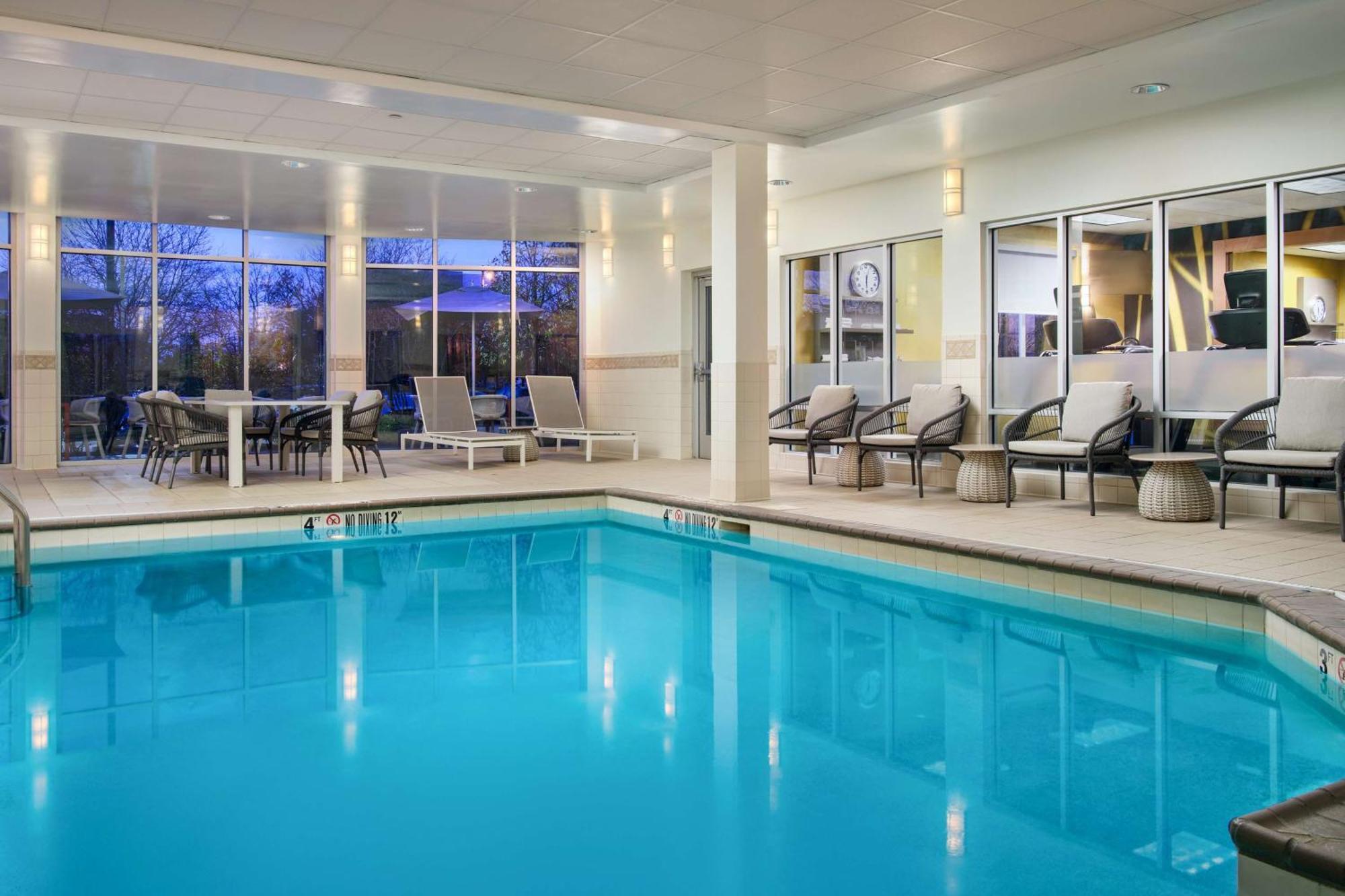 Hilton Garden Inn Шаамбург Экстерьер фото